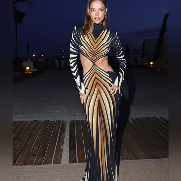 Dresses & Skirts - Elegant Black and Gold Cutout Maxi Dress